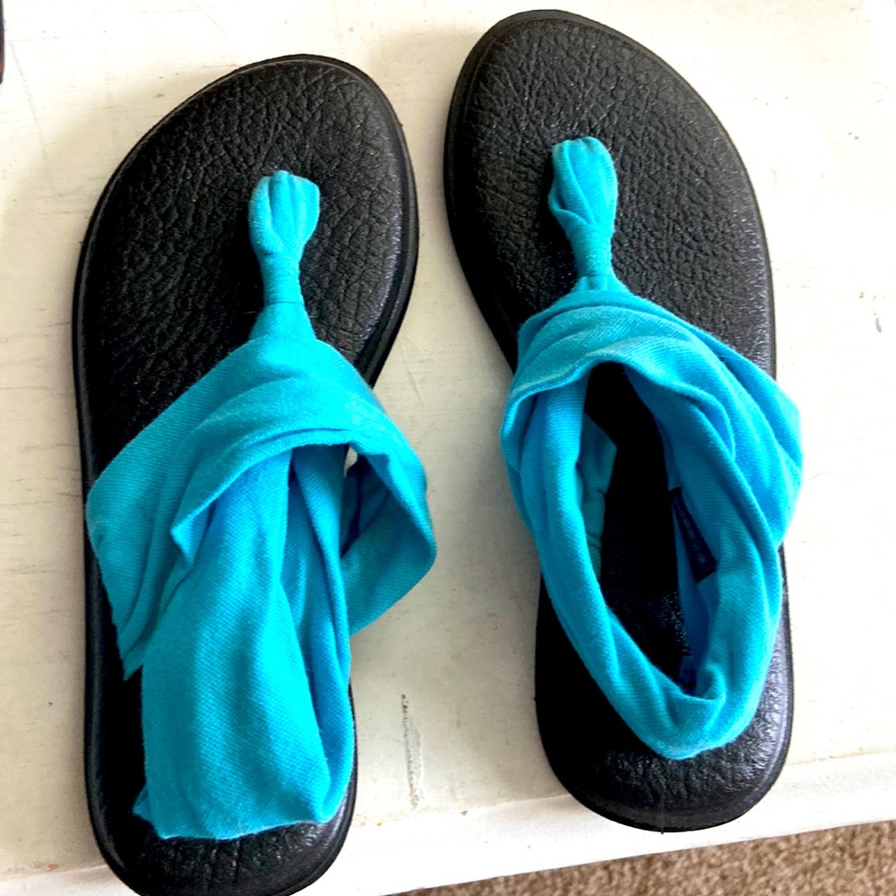 sanuk sandels
